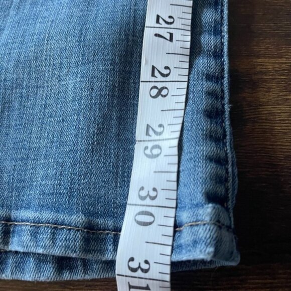 LEVI’S women’s slimming boot cut jeans medium wash mid rise size 30 - Picture 11 of 13